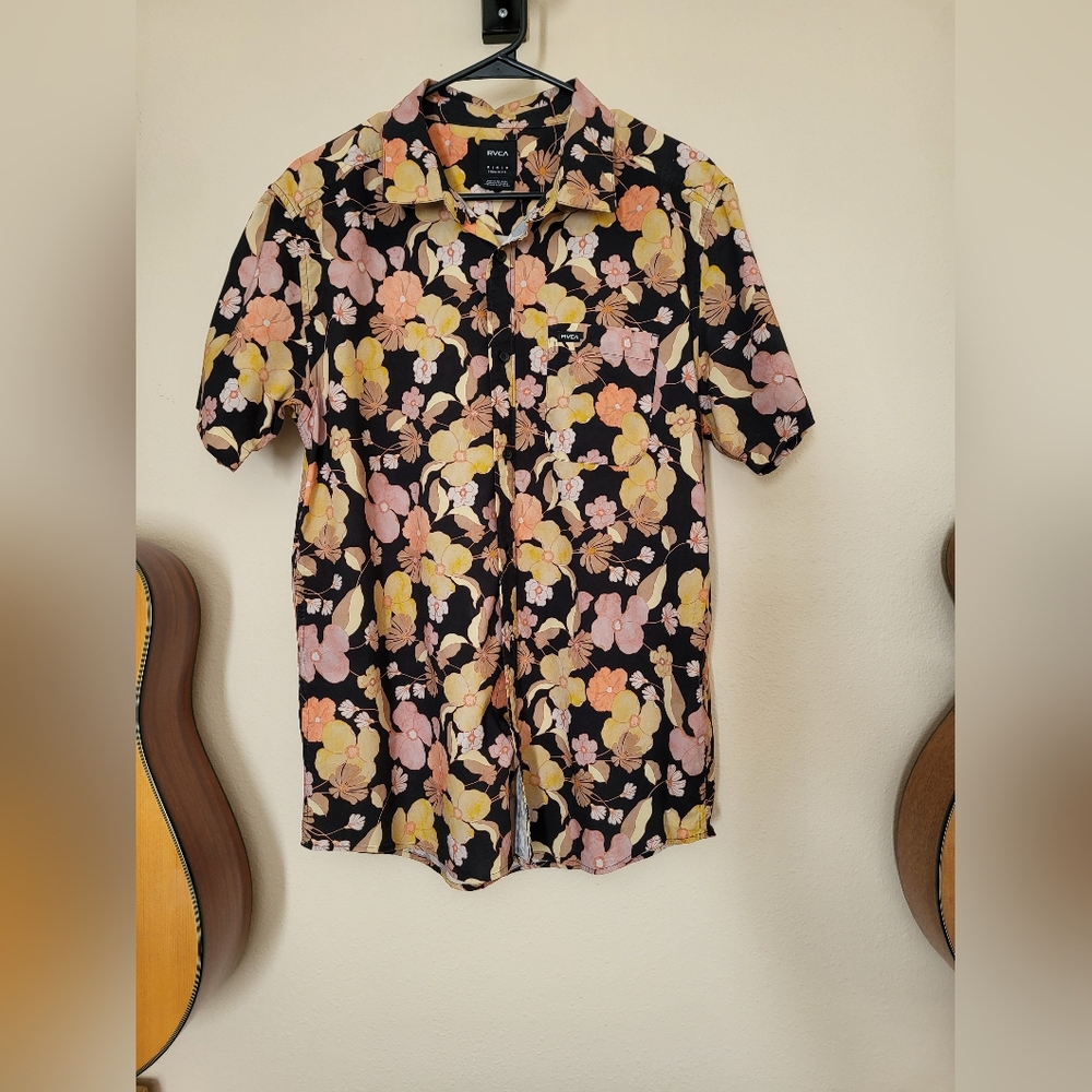 RVCA Men's Water Poppy Short Sleeve Shirt